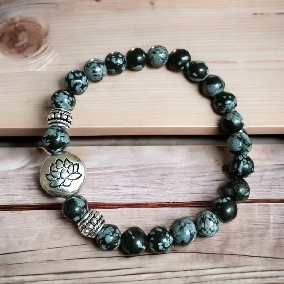 Obsidian gemstones & lotus flower charm bracelet - Picture 6 of 7